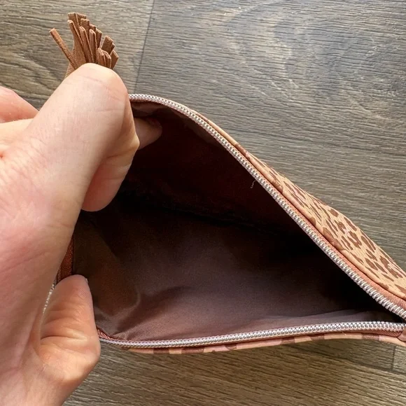 ipsy Leopard Print Pouch with Tassel - Picture 4 of 4